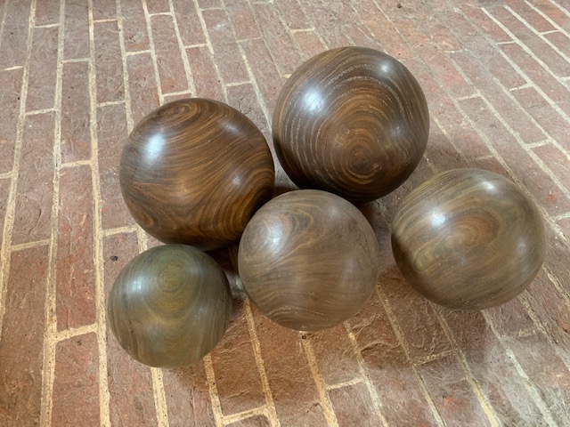 Set of 3 black economy phenolic resin skittle balls 4.5 inch UK 